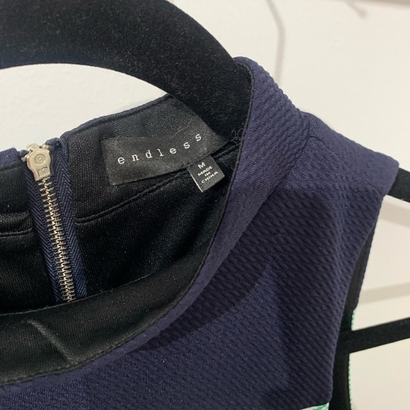 ENDLESS ROSE crop top - Size M - Top - Picture 4 of 4